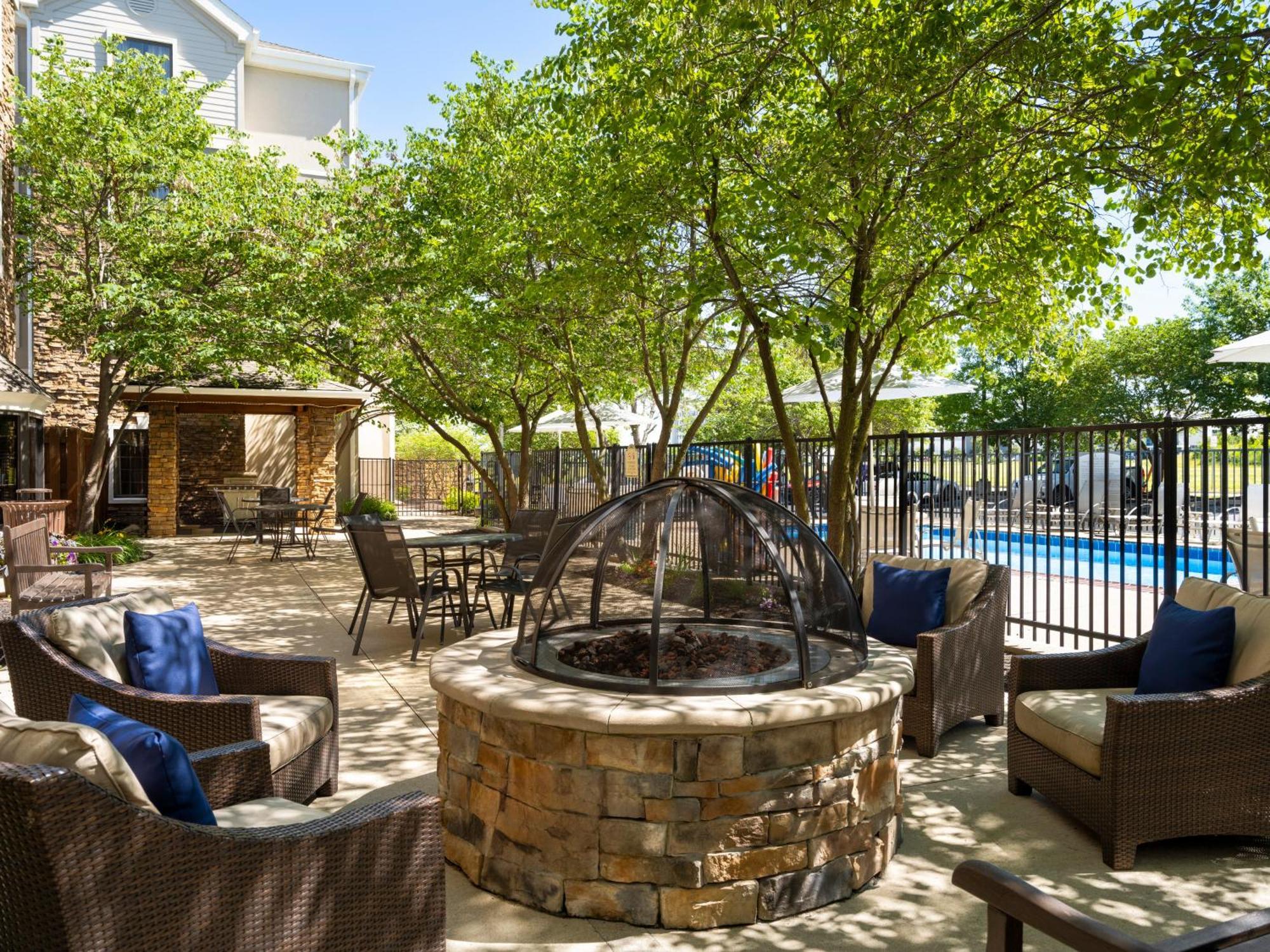 Staybridge Suites Indianapolis-Airport By Ihg Plainfield Εξωτερικό φωτογραφία